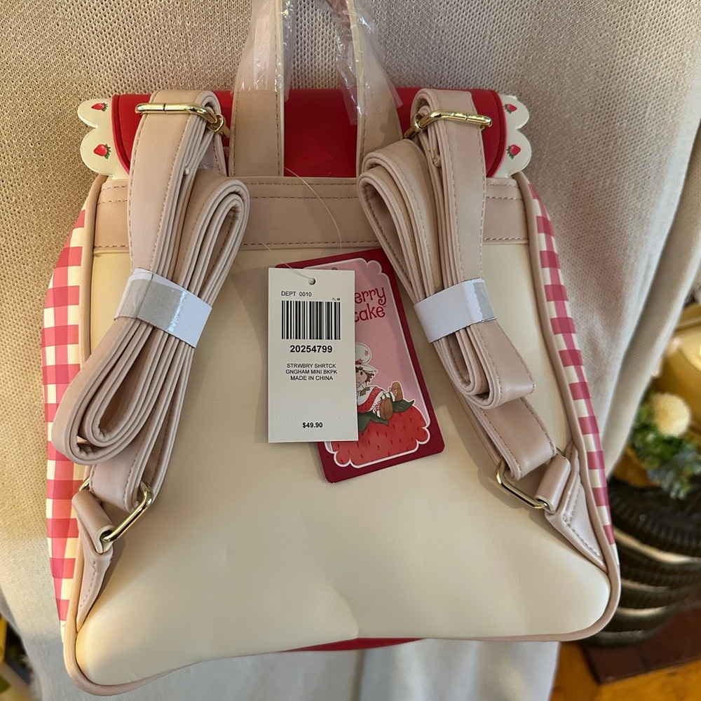 Strawberry Shortcake Drawstring Backpack
NWT - Picture 5 of 6